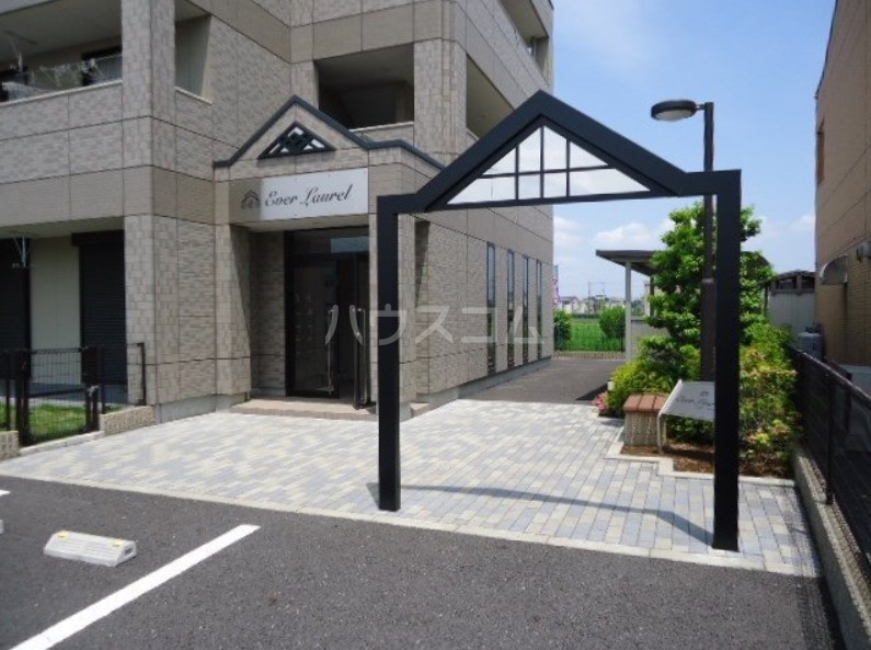 23/29 エントランス