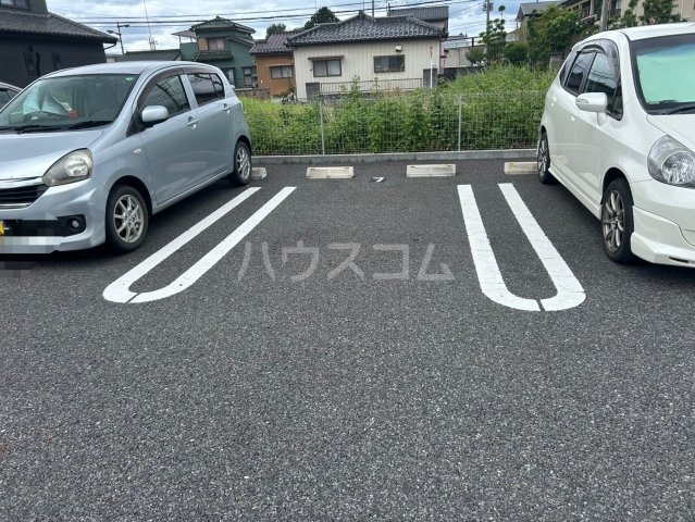 28/30 駐車場
