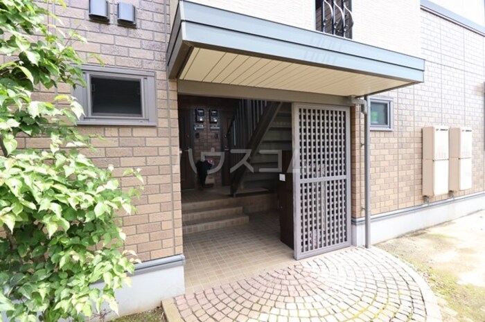 19/23 エントランス