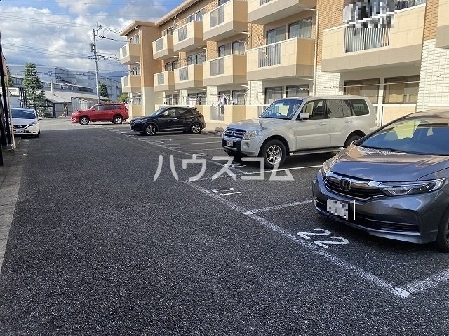 13/21 駐車場