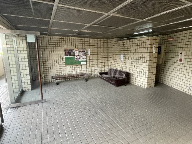 13/22 エントランス