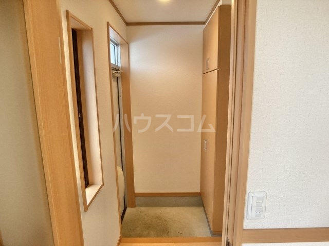 16/30 玄関