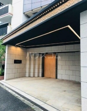 14/18 エントランス