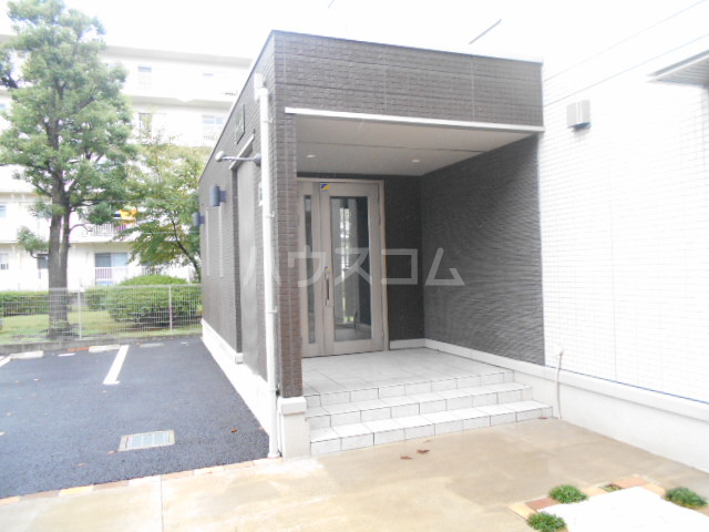 22/25 エントランス