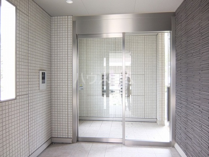 15/18 エントランス