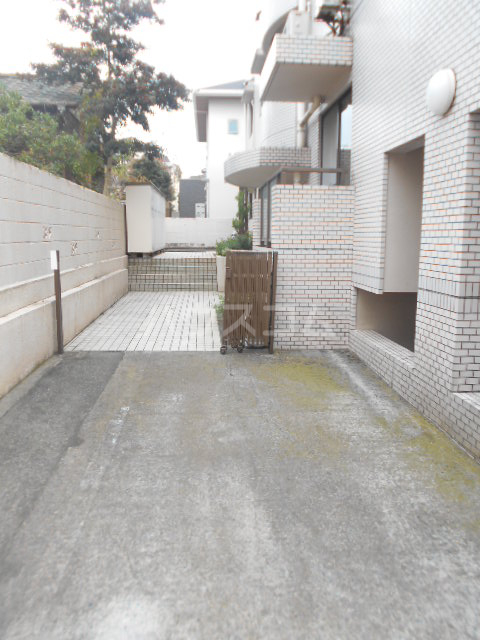 13/20 エントランス