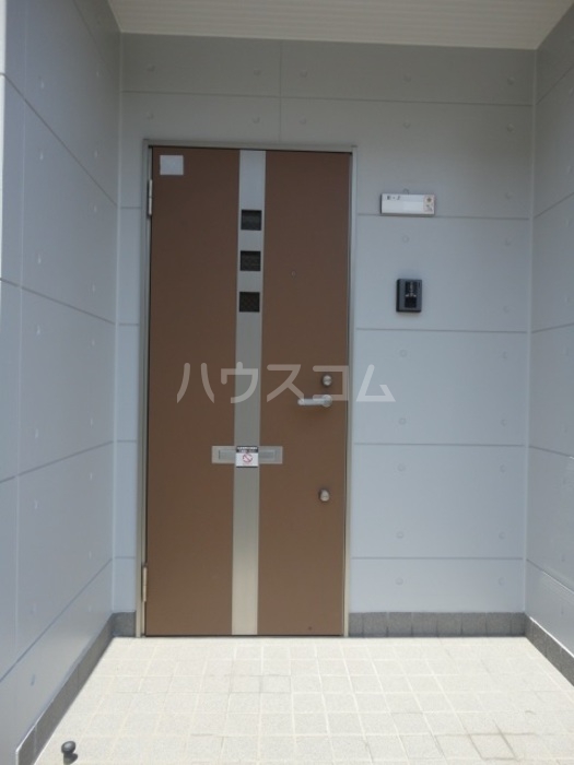 26/30 エントランス