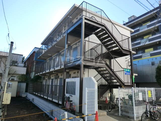 24/30 エントランス