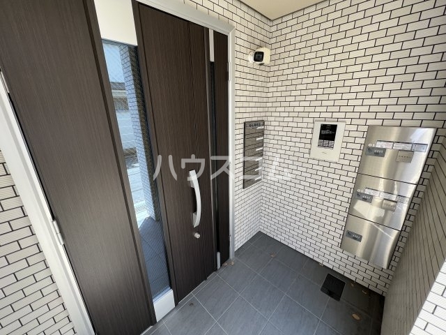 14/22 エントランス