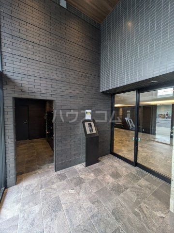 28/30 エントランス