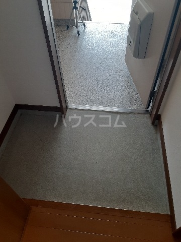 13/26 玄関