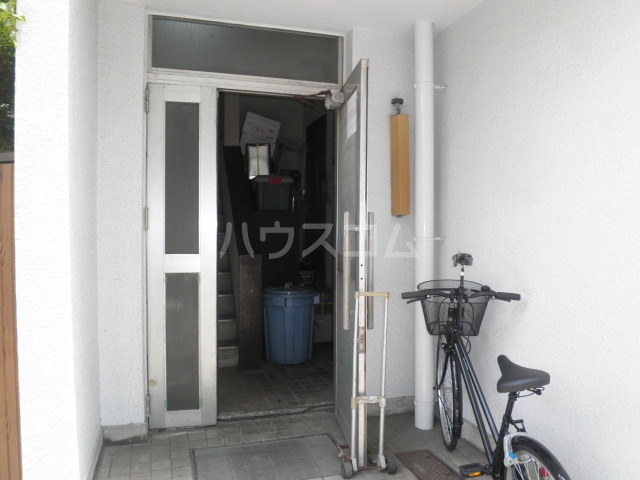 15/16 エントランス