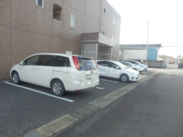 22/30 駐車場