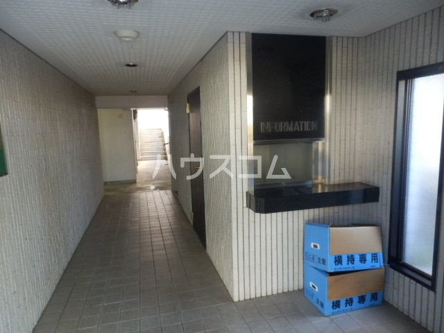 22/24 エントランス