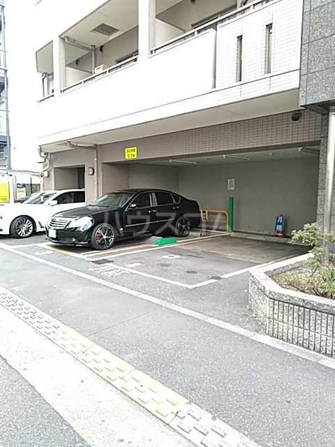 26/30 駐車場