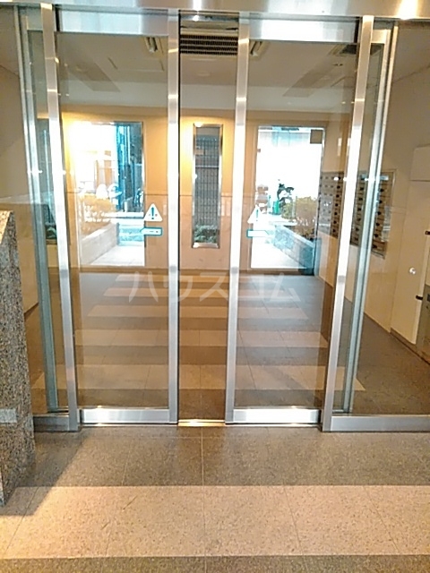 25/30 エントランス