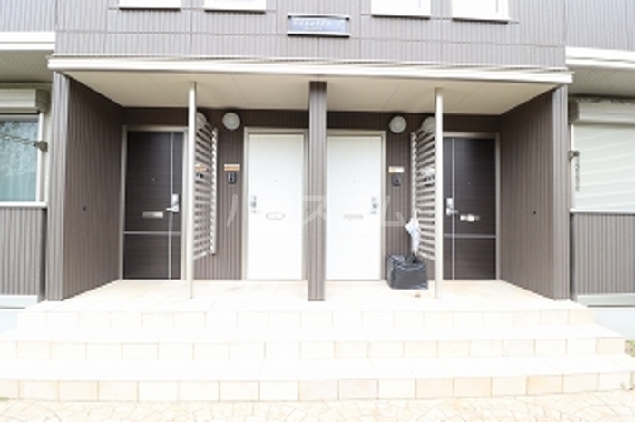 18/30 エントランス