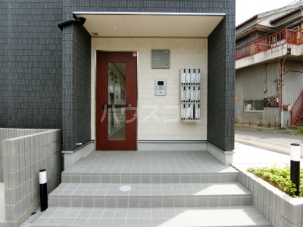 2/3 エントランス