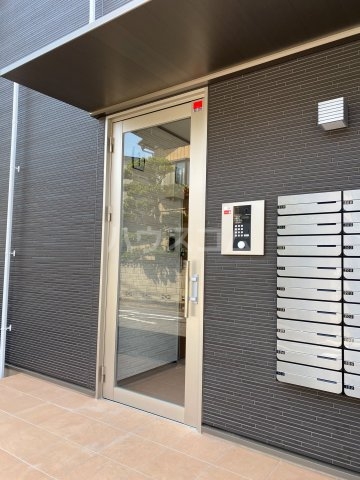 20/30 エントランス