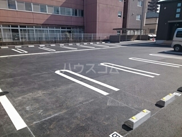 2/5 駐車場