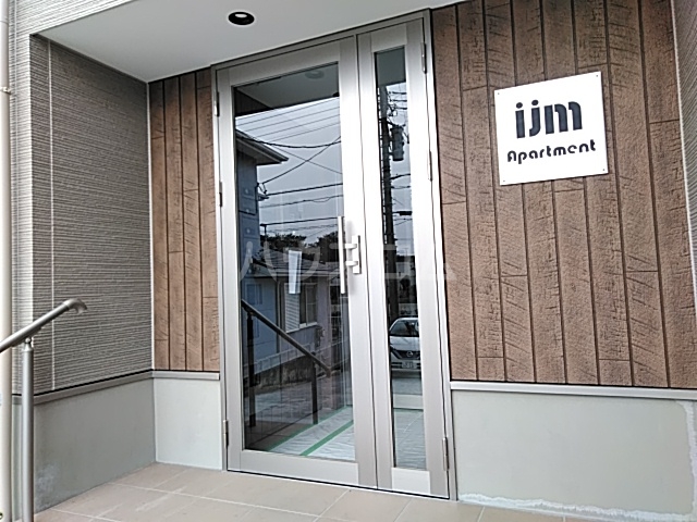 23/24 エントランス