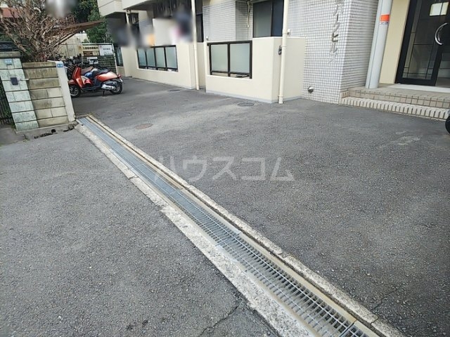19/28 駐車場