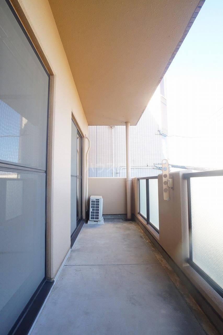 18/23 バルコニー