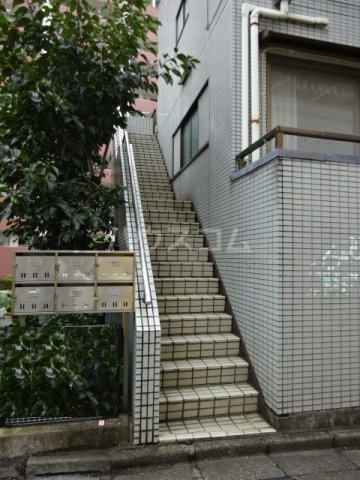 20/27 エントランス