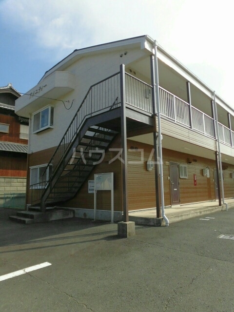 15/21 エントランス