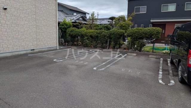 18/19 駐車場