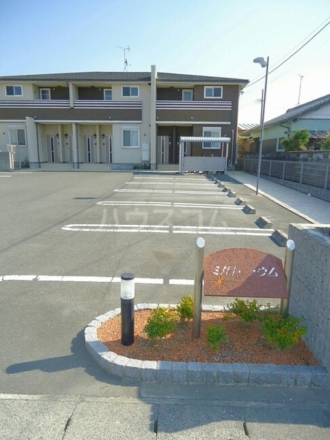 15/23 エントランス