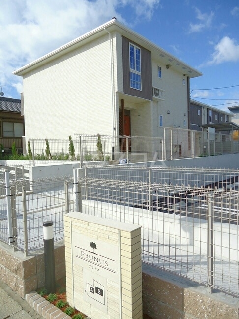 15/22 エントランス