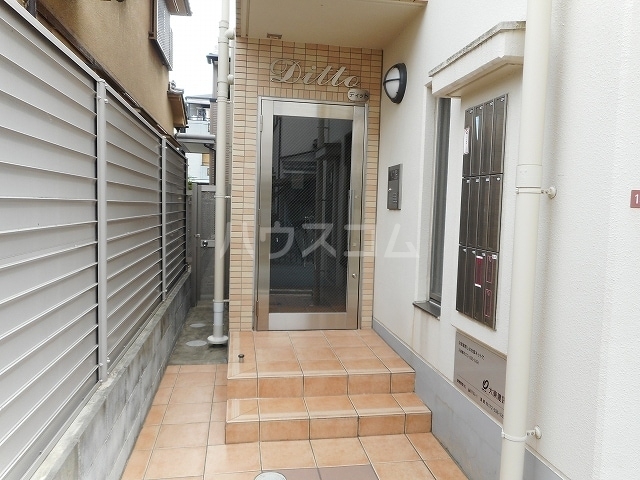 16/26 エントランス