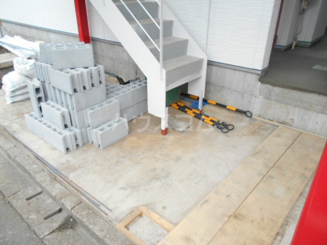 21/30 エントランス