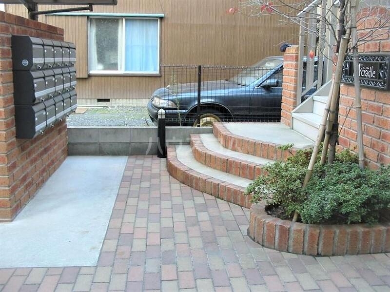 13/20 エントランス