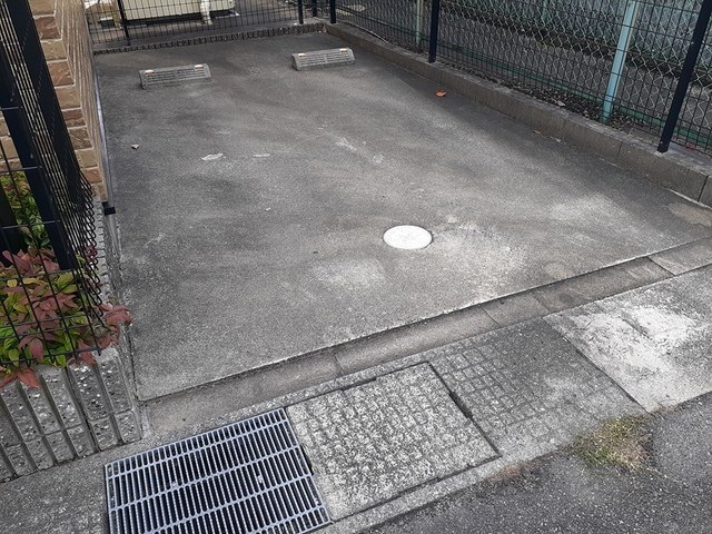 14/18 駐車場