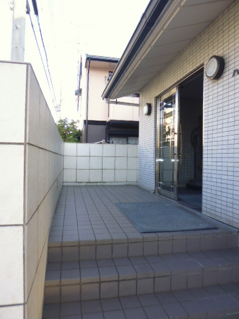 22/30 エントランス