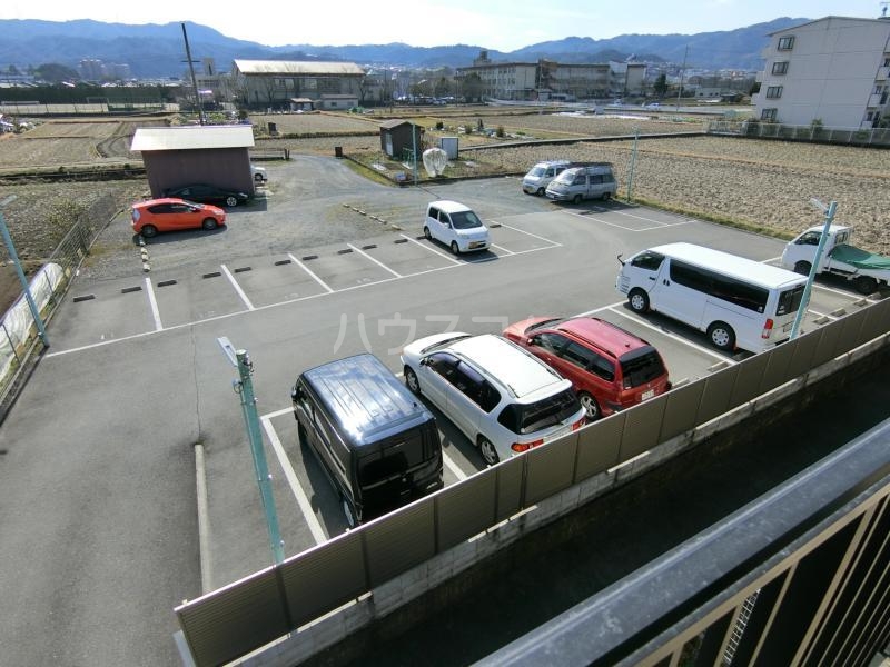 2/7 駐車場
