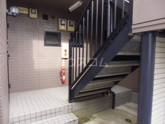 3/7 エントランス