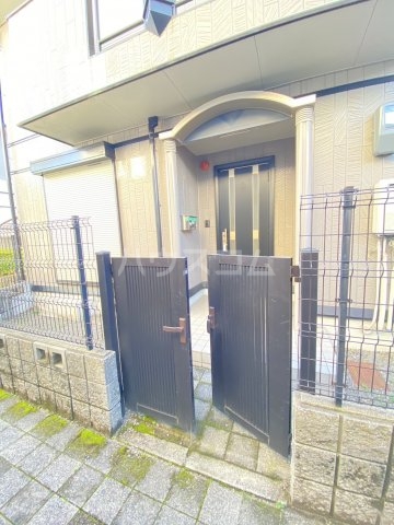 2/5 エントランス