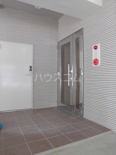 15/21 エントランス
