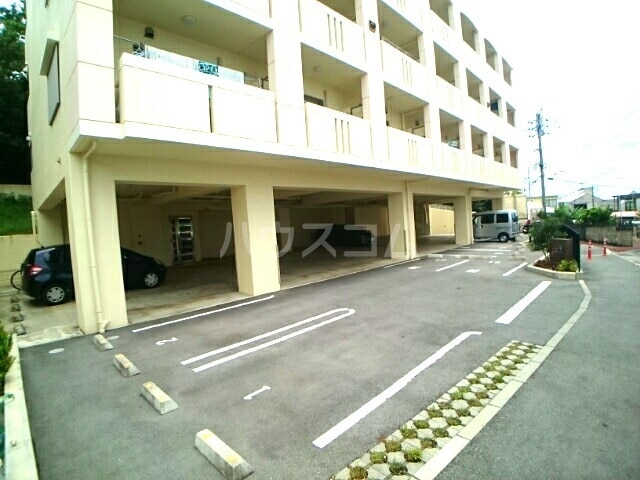 2/3 駐車場