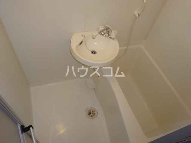 13/30 浴室