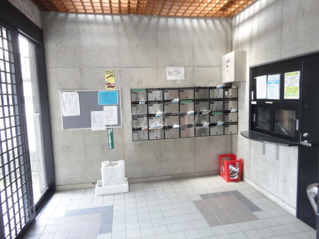 18/20 エントランス