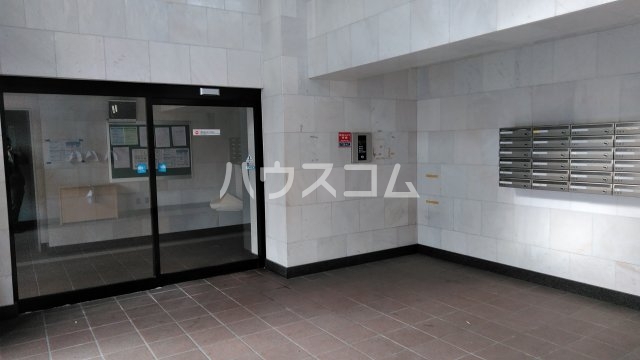 20/30 エントランス