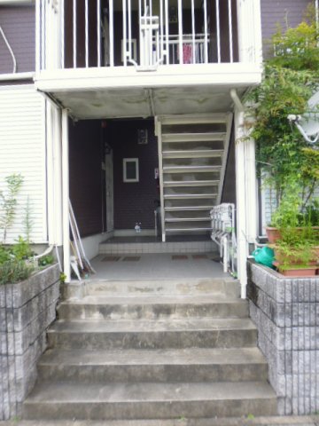 26/30 エントランス