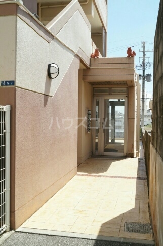 15/21 エントランス