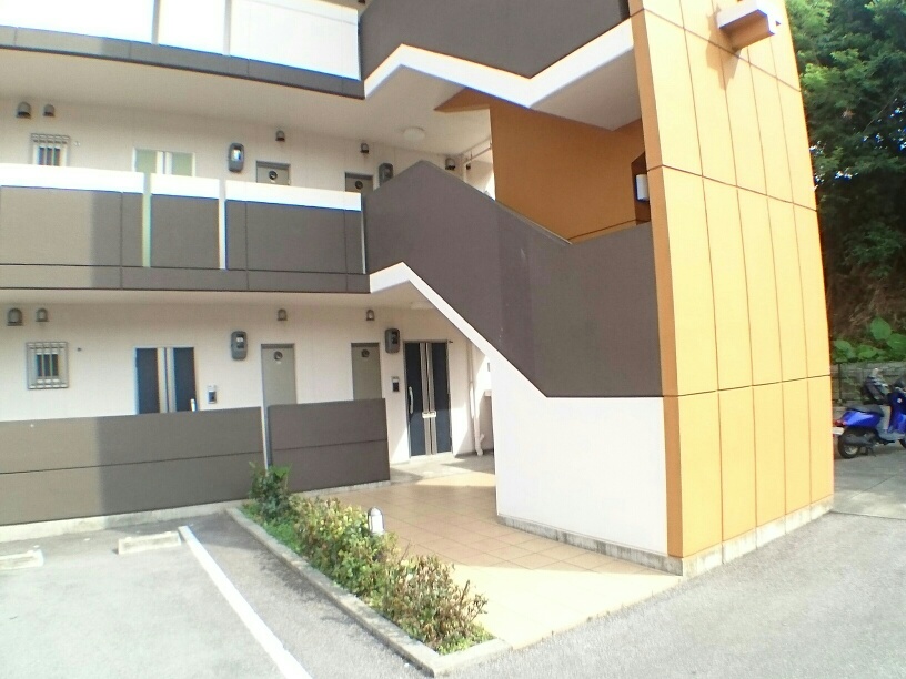 15/17 エントランス