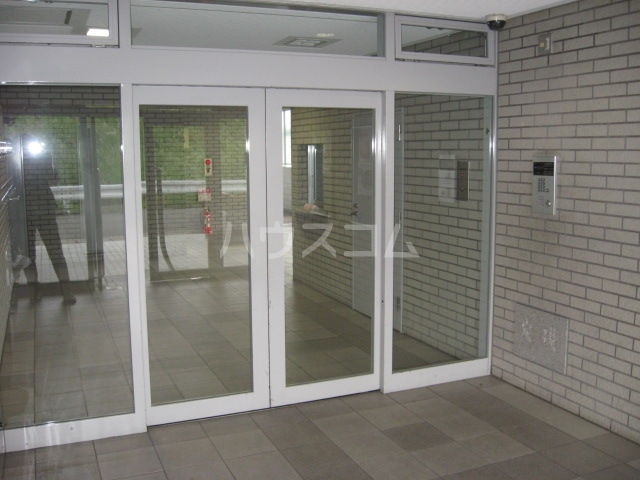 26/30 エントランス