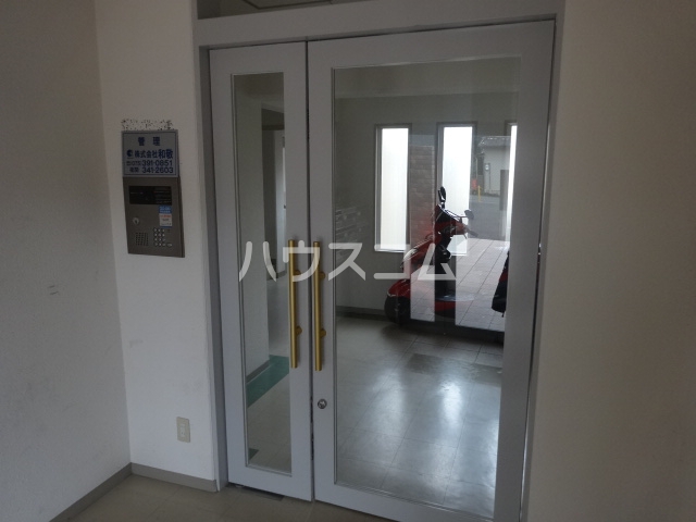 23/30 エントランス